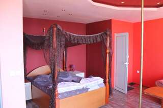 Отель Family Hotel Ludo Варна Двухместный номер Делюкс с 1 кроватью и балконом-3